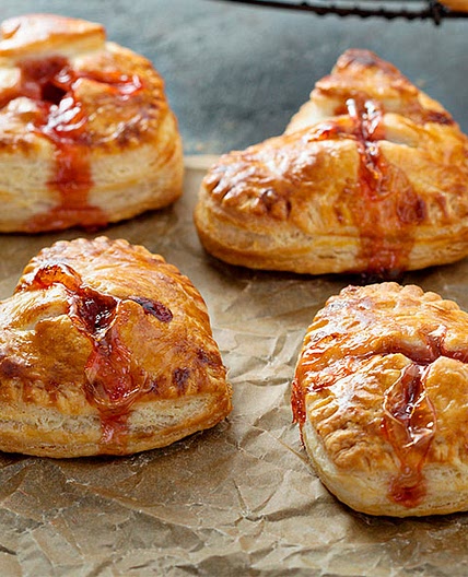 Empanadas de fresa en forma de corazón