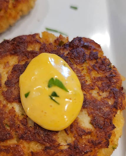 "Maryland" Style Crab cakes & Remoulade Sauce
