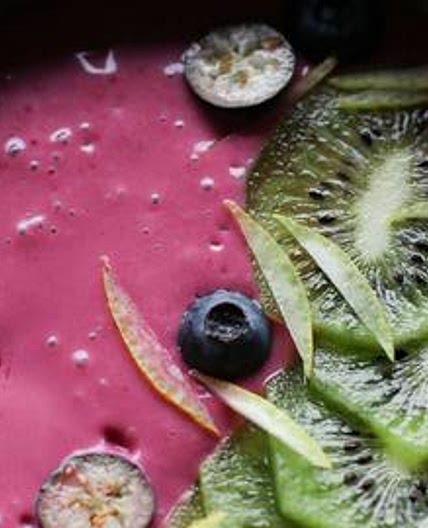Raspberry Lemonade Smoothie Bowl