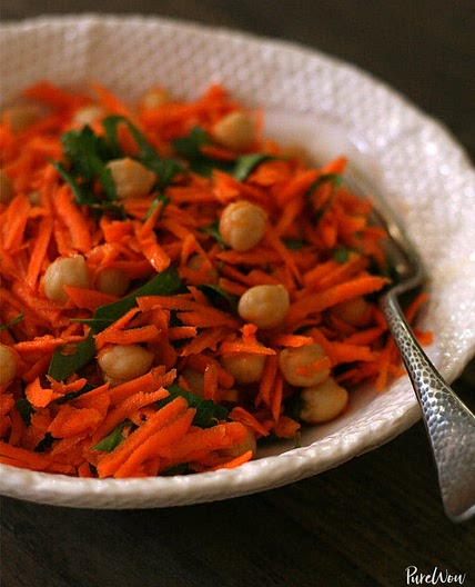 Spicy Carrot Salad with Chickpeas and Parsley