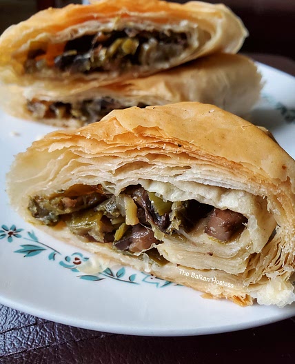 Pita sa Pecurkama i Prazilukom/Mushroom & Leek Phyllo Rolls