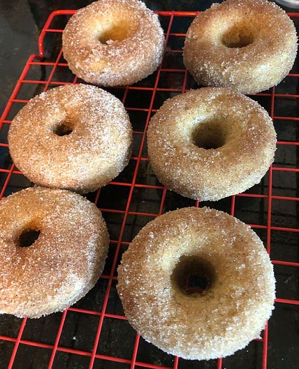 Weight Watchers Pumpkin Cinnamon and Sugar Donuts – Slenders Kitchen
