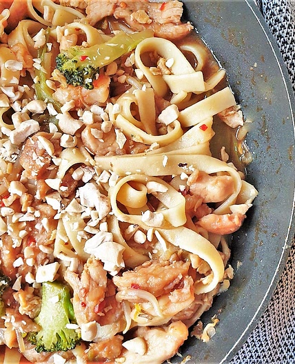 Pad Thai Noodles with Chicken and Shrimp