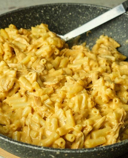 BBQ Pulled Chicken Mac N Cheese | MYPROTEIN™