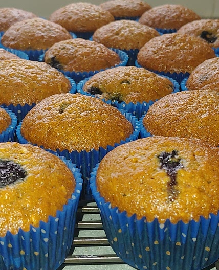 Quaker Instant Banana Cream Oatmeal and Blueberry Muffins