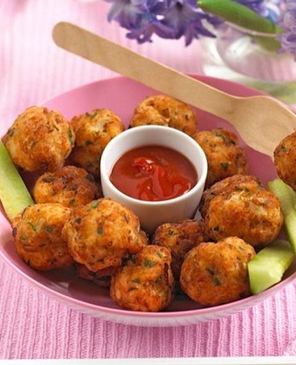 Chicken & apple balls - Annabel Karmel