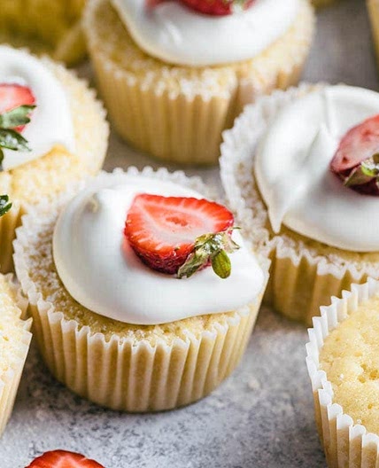 White Chocolate Lemon Cupcakes