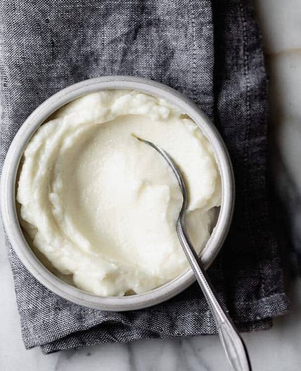 Lebanese Garlic Sauce (Toum)