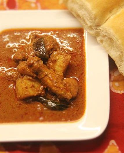 Kerala-Style Chicken (Nadan Khozi Curry) Recipe