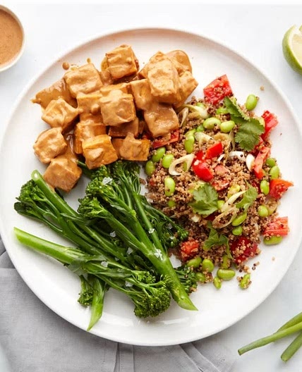 Peanut tofu, tenderstem & ginger quinoa