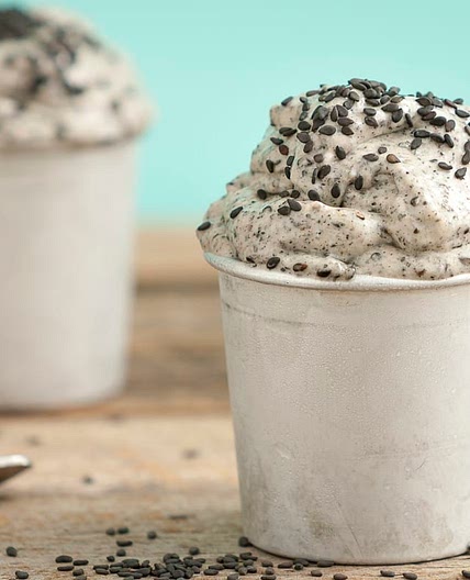 Black sesame seed nice cream