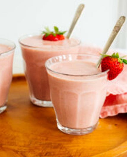 Simple Strawberry Smoothie
