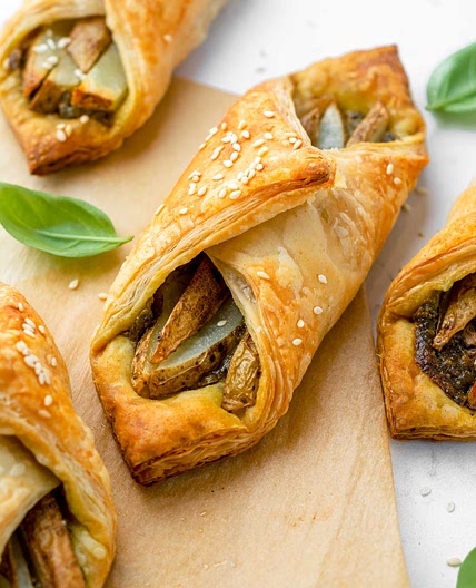 Pesto Potato Puff Pastry | The Guccha