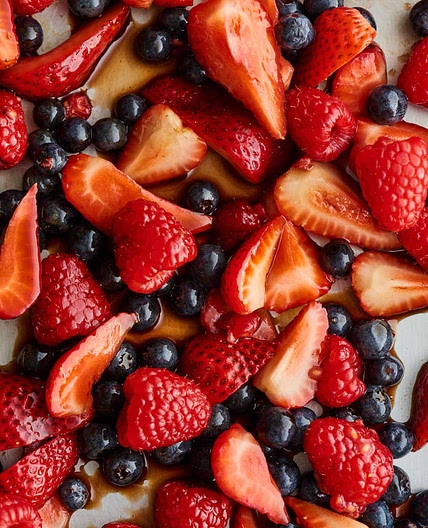 Balsamic Berries and Honey Yogurt