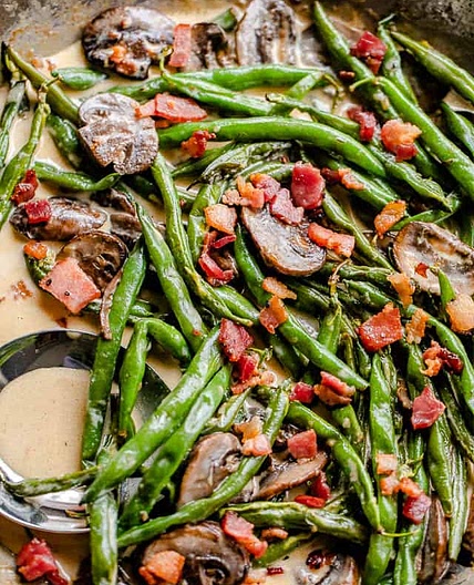 GREEN BEANS AND MUSHROOMS IN CREAM SAUCE