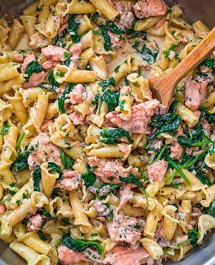 SALMON PASTA WITH SPINACH