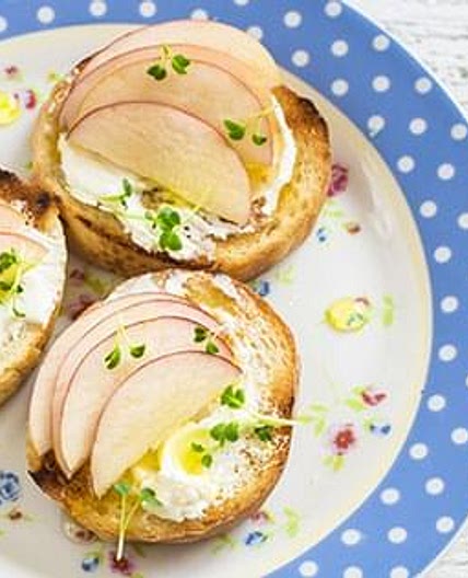 Apple Cheddar Crostini with Watercress
