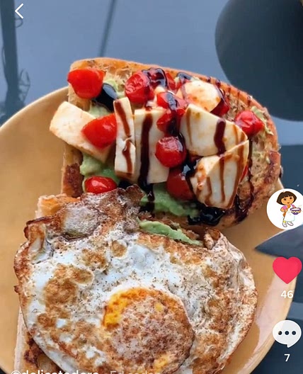 healthy avocado toasts with topping