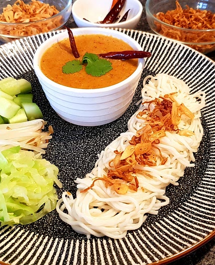 How easy to make THAI RICE VERMICELLI with PEANUT CURRY SAUCE, ขนมจีน น้ำพริก