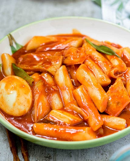 Tteokbokki - Spicy stir-fried rice cakes