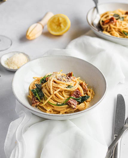 Hummus spaghetti