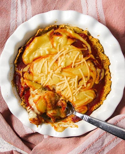 vegan deep dish pizza with oat crust!!
