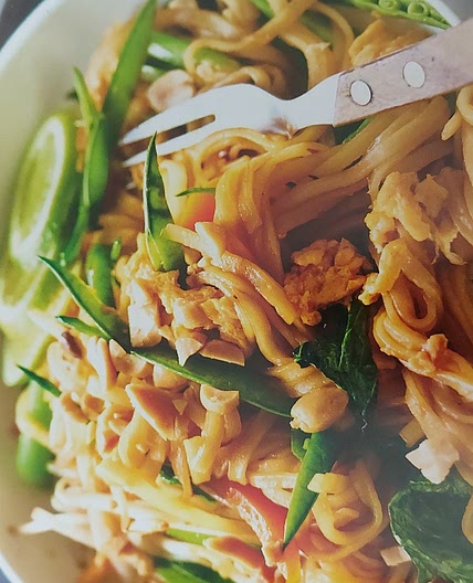 Pak choi and mange tout Pad Thai