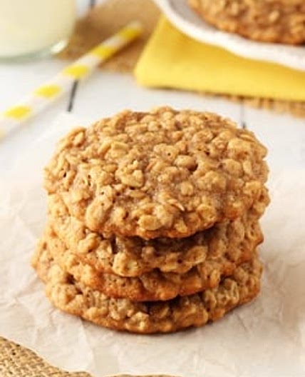 Moist and Chewy Banana Oatmeal Cookies