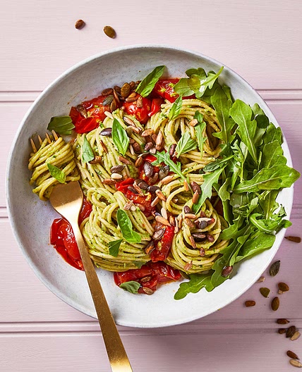 Creamy Avo Pesto Pasta With Roasted Tomatoes