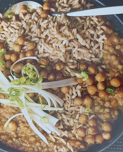 CRISPY CHICKPEA CURRY