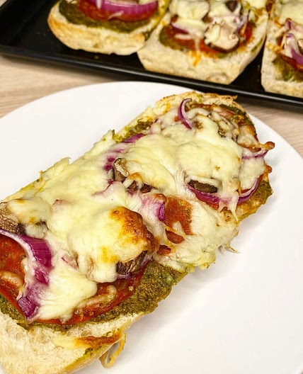 Chorizo & Pesto Mini Pizzas