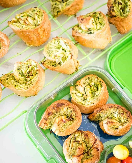 Spinach pinwheels, with cheese and basil