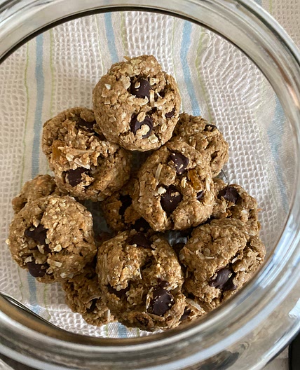 Best Ever Oatmeal Cookies (vegan optional)