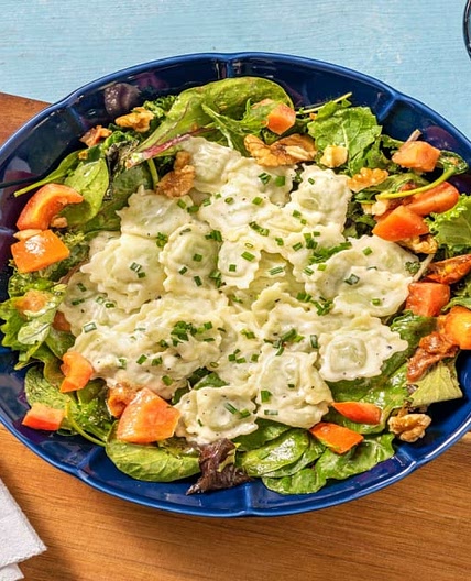 Ravioles du Dauphiné, crème ciboulette et salade