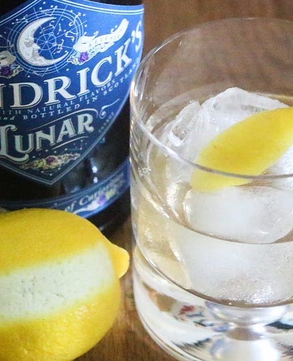 Make a Gin Old Fashioned With Lemon Syrup