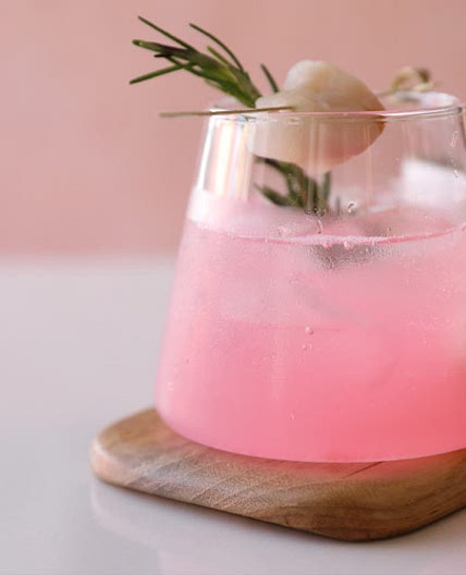 This Gin, Rosé Wine and Lychee Cocktail Is Extravagantly Exotic