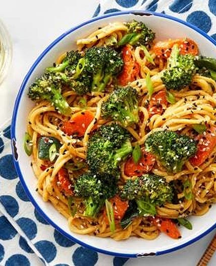 Spicy Vegetable Lo Mein with Broccoli & Carrots