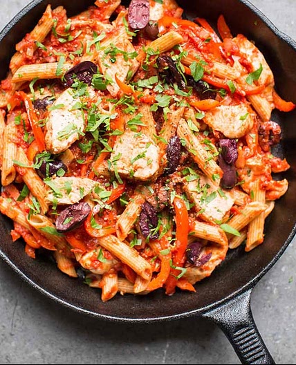 Mediterranean chicken & tomato pasta