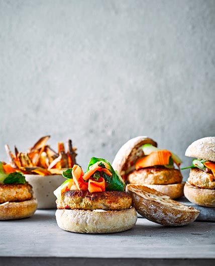 Thai green salmon burgers with sweet potato wedges