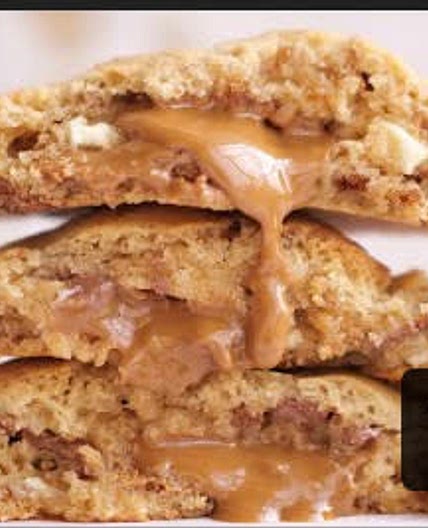 Biscoff stuffed nyc cookies 