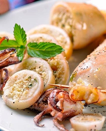 How to Make Calamari Ripieni?