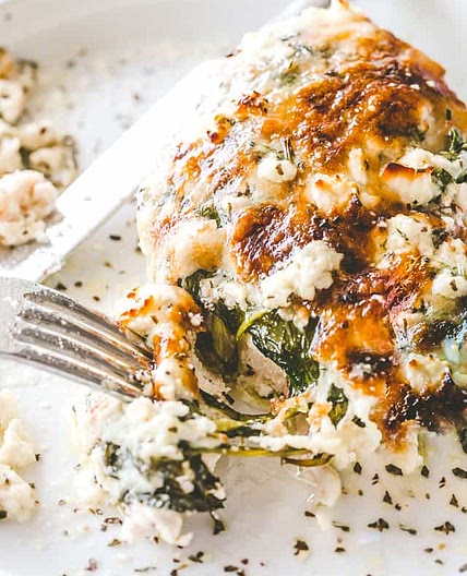 Cheesy Chicken Breasts Spinach Bake