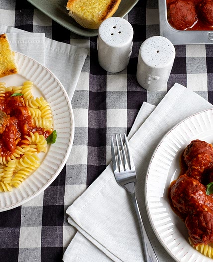 Meatballs with Marinara and Garlic Bread