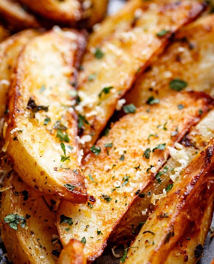 Crispy Garlic Baked Potato Wedges