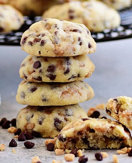 Toffee Chocolate Chip Shortbread Cookies