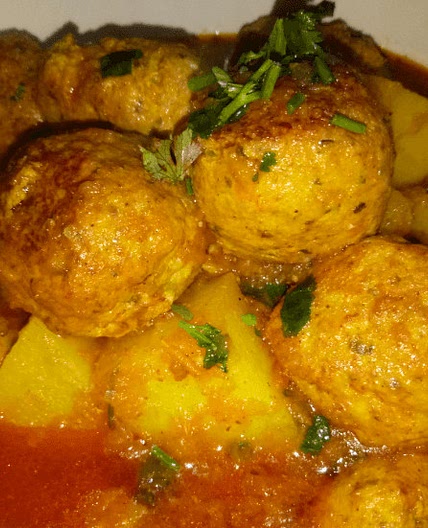 Chicken Kofta Curry Pakistani Food Recipe (With Video)