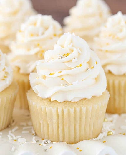Moist Vanilla Cupcakes