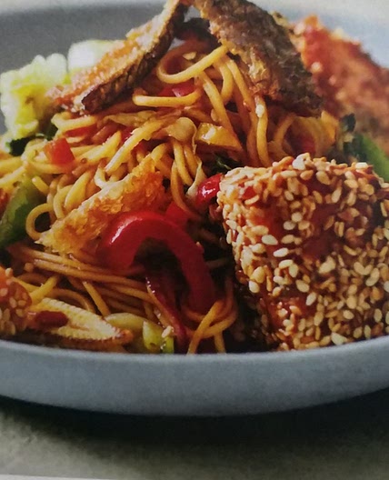 MY SIMPLE SALMON STIR-FRY 