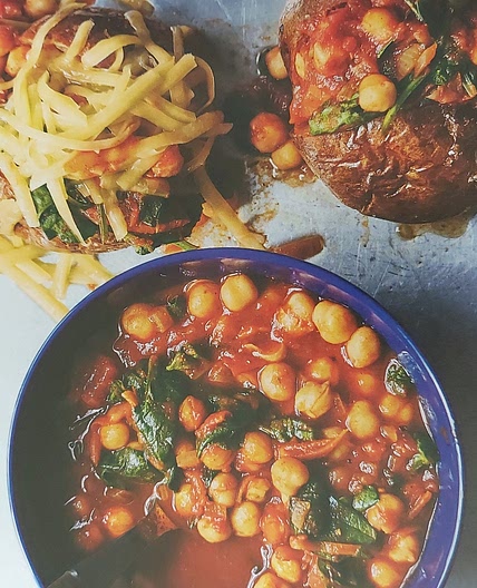 SMOKY CHICKPEA JACKET POTATOES