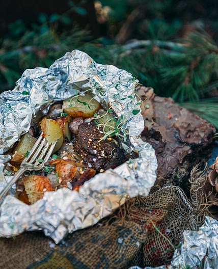 Garlic Steak and Potato Foil Hobo Packs